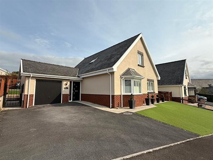3 Bedroom Detached Bungalow For Sale In Uwchgwendraeth, Drefach, Llanelli, SA14
