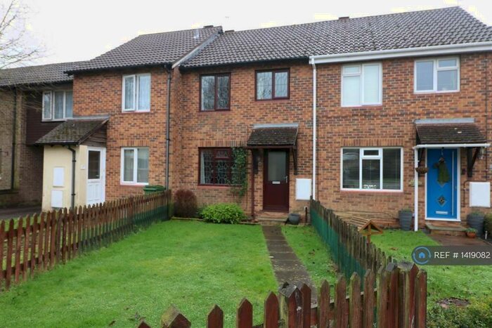 3 Bedroom Terraced House To Rent In Willow Tree Glade, Calcot, Reading, RG31