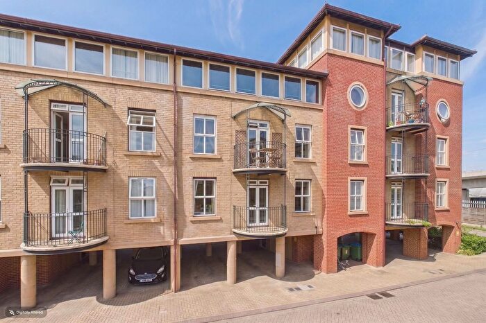 2 Bedroom Flat To Rent In Asturias Way, Southampton, SO14