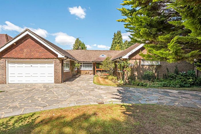 4 Bedroom Detached Bungalow For Sale In Ballantyne Drive, Kingswood, KT20