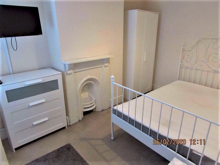 5 Bedroom Property To Rent In Fully Furnished Double Room To Let, With All Bills Included, Maxwell Street, Town Centre SN1