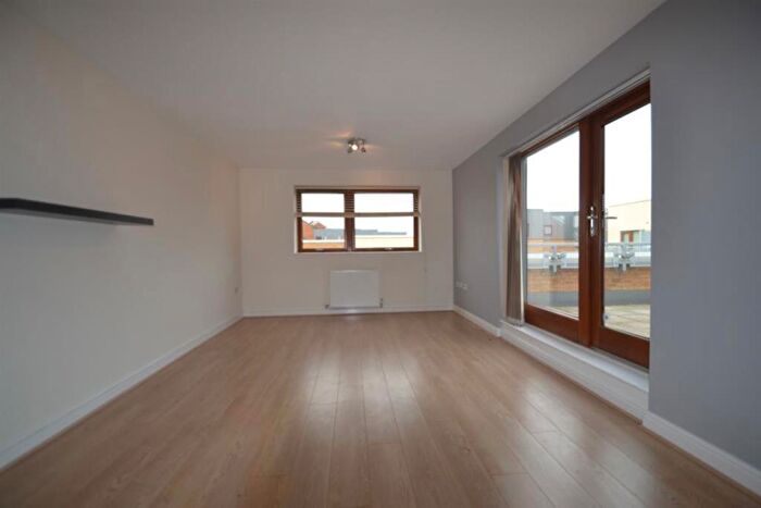 2 Bedroom House To Rent In Evelyn Walk, Greenhithe, DA9