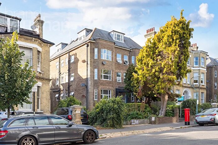 1 Bedroom Flat For Sale In Eaton Gardens, Hove, BN3