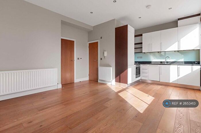 1 Bedroom Flat To Rent In Greenwood Road, London, E8