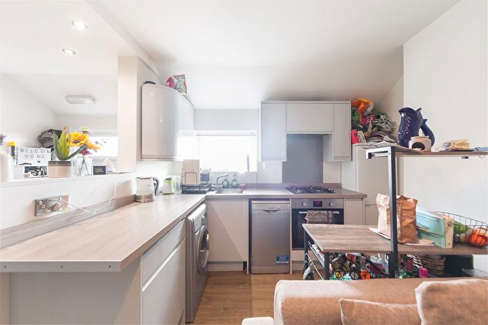 1 Bedroom Flat To Rent In Kingston Road, London, SW19