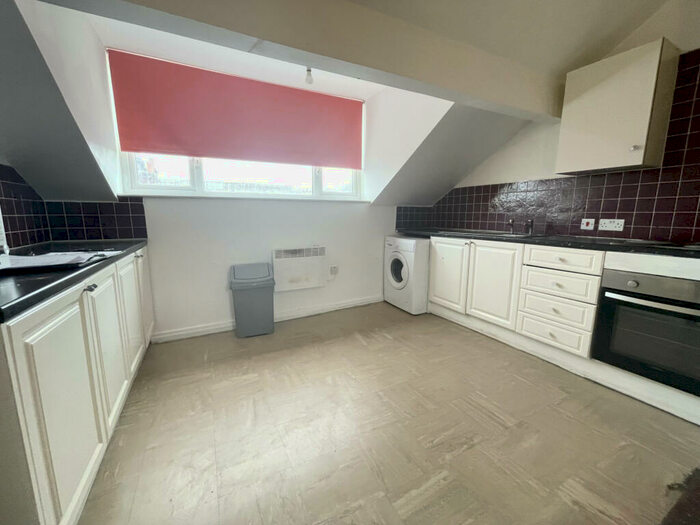 2 Bedroom Flat To Rent In East Park Mount, Leeds, West Yorkshire, LS9
