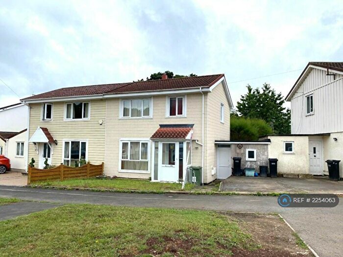 3 Bedroom Semi-Detached House To Rent In Eastfield Avenue, Bath, BA1
