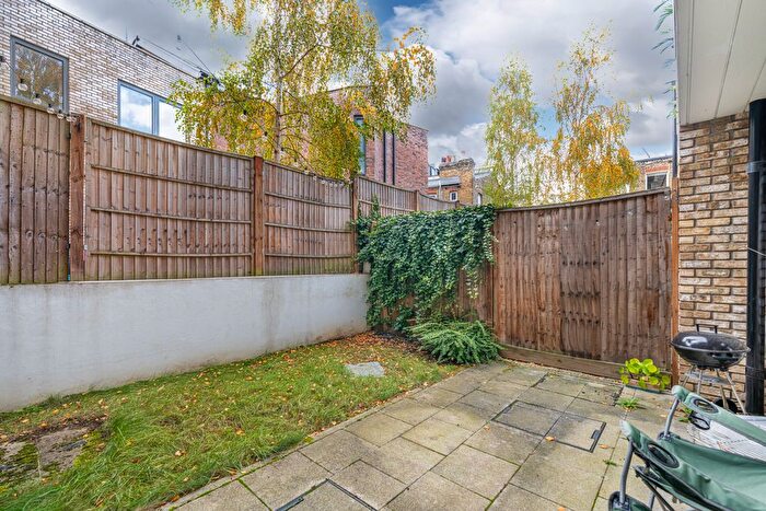 2 Bedroom Flat To Rent In Putney Bridge Road, London, SW15