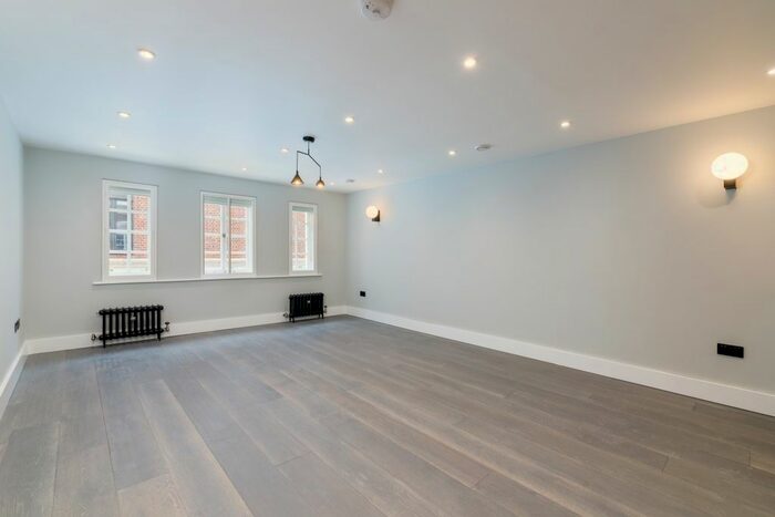 Studio To Rent In Beak Street, Soho, W1F