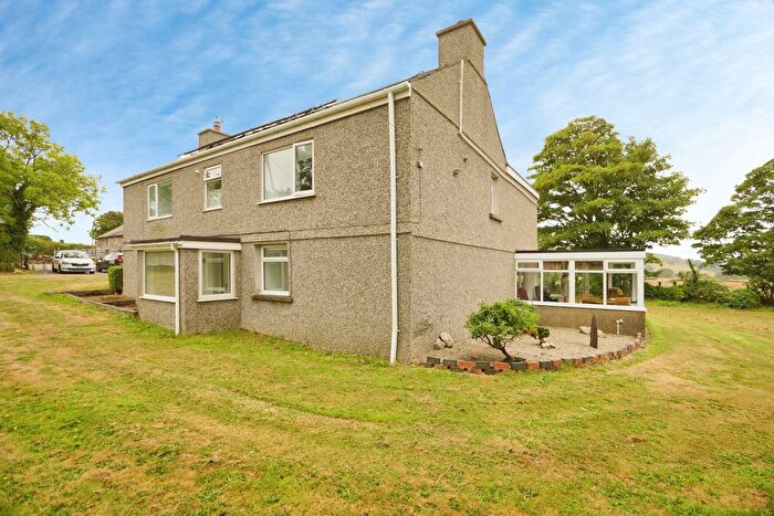 4 Bedroom Detached House For Sale In Pontllyfni, Caernarfon, Gwynedd, LL54