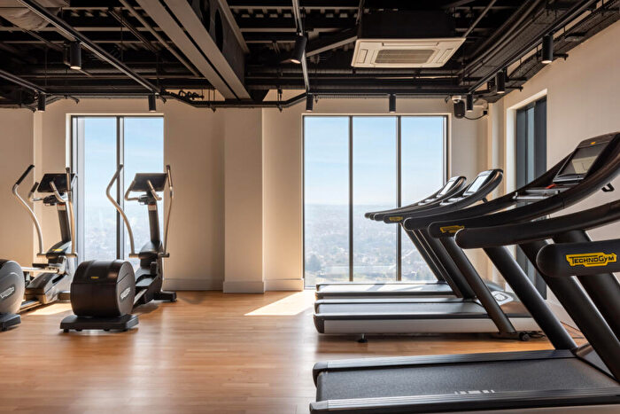 3 Bedroom Flat To Rent In Ten Degrees, Croydon, CR0