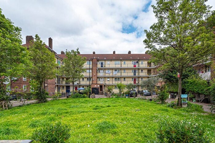 4 Bedroom House For Sale In Turnham Road, Nunhead, London, SE4