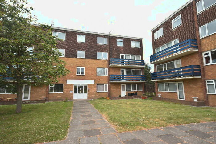 3 Bedroom Apartment To Rent In Eldon Court, Lytham St. Annes, FY8