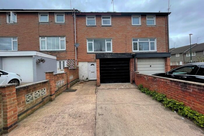 4 Bedroom Terraced House To Rent In Comyn Gardens, Nottingham, NG3