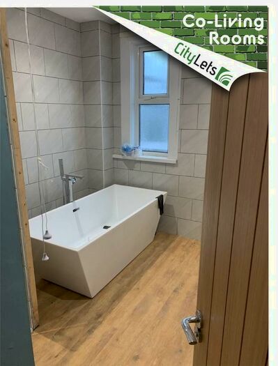 6 Bedroom House To Rent In Connaught Avenue, PL4