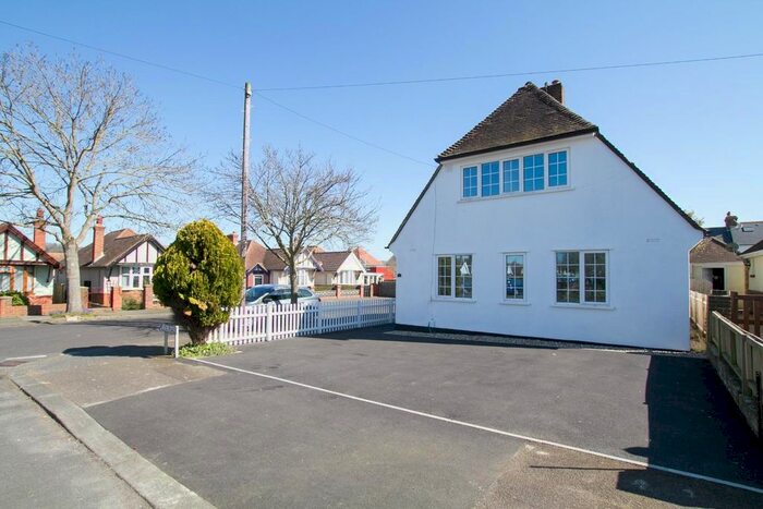 3 Bedroom Detached House To Rent In Ilex Road, Folkestone, CT19