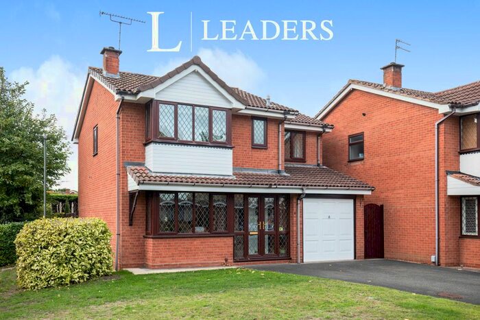 4 Bedroom Town House To Rent In Stephenson Close, Leamington Spa, CV32