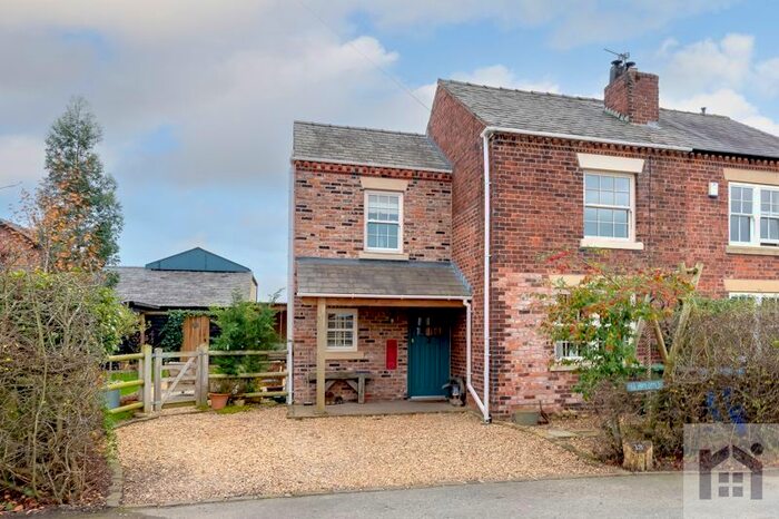 3 Bedroom Semi-Detached House For Sale In Ridley Lane, Mawdesley, L40