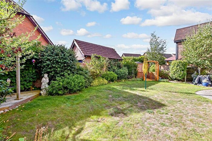 4 Bedroom Detached House For Sale In Lambourne Drive, Kings Hill, West Malling, Kent, ME19