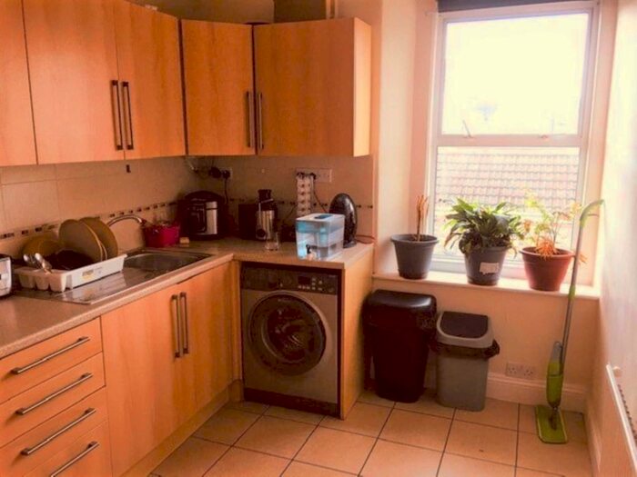 2 Bedroom Flat To Rent In Jubilee Road, Weston Super Mare, BS23