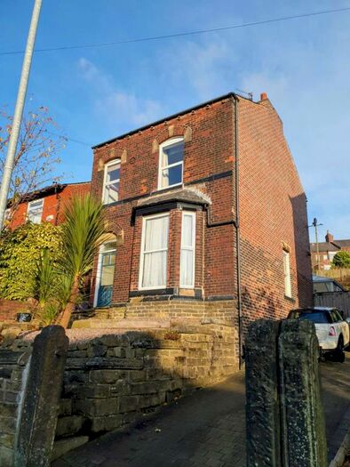 3 Bedroom Detached House To Rent In Stamford Road, Lees, OL4