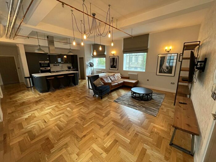 2 Bedroom Flat To Rent In Great Charles Street Queensway, Birmingham, West Midlands, B3