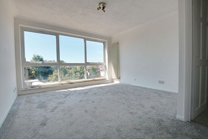 2 Bedroom Flat To Rent In Bromley Road, London, Greater London, SE6