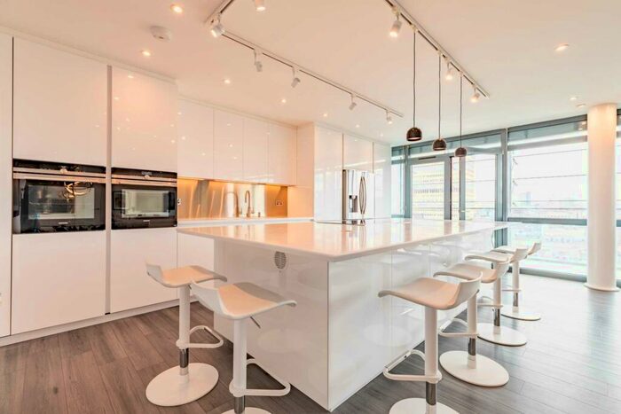 3 Bedroom Apartment To Rent In Deansgate, Manchester, NO1