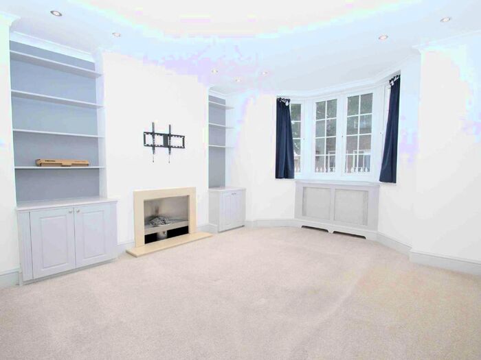 3 Bedroom Flat To Rent In Frogmore, London, SW18