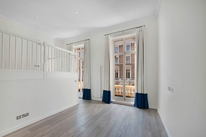 2 Bedroom Flat To Rent In Clanricarde Gardens, London, W2