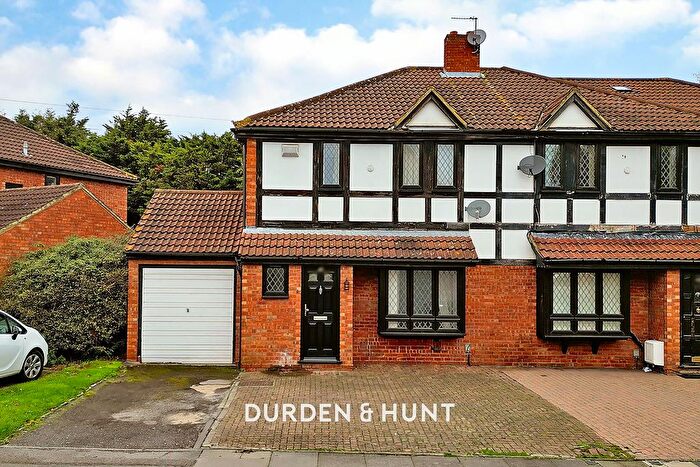 4 Bedroom Semi-Detached House To Rent In Parham Drive, Gants Hill, Ilford, IG2