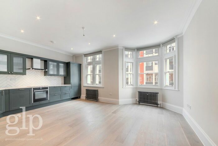 2 Bedroom Flat To Rent In Long Acre, London, Greater London, WC2E