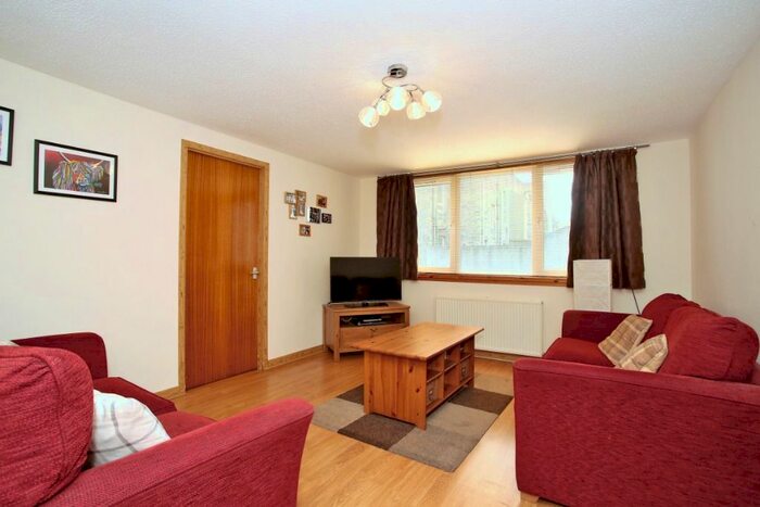 2 Bedroom Flat To Rent In Richmond Court, Rosemount, Aberdeen, AB25