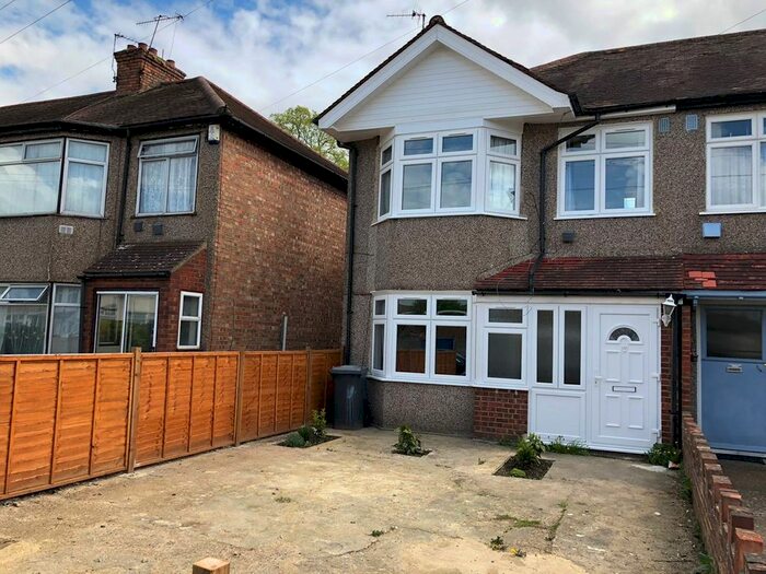 3 Bedroom Semi-Detached House To Rent In Ivanhoe Road, Hounslow, TW4