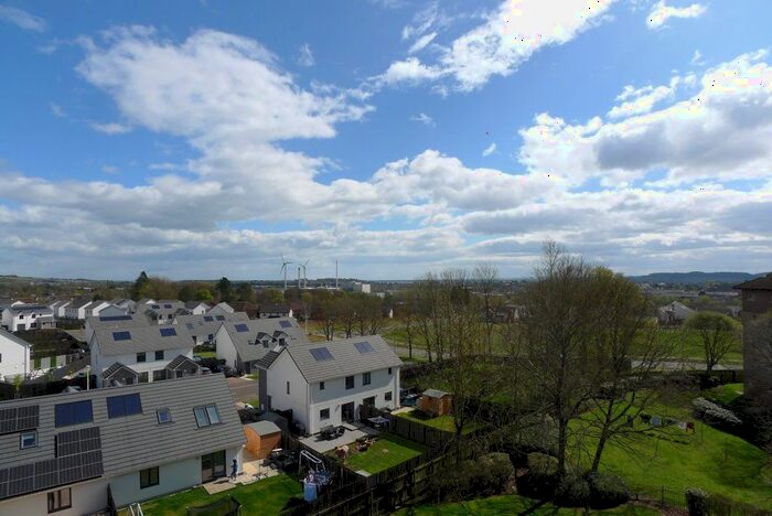 3 Bedroom Flat To Rent In Speckled Wood Court, Dundee, DD4