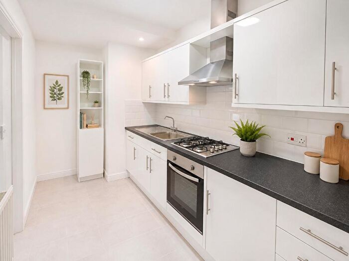 1 Bedroom Flat To Rent In Station Road, Desborough, Northants, NN14