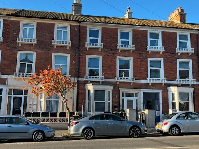 2 Bedroom Flat To Rent In Modern Flat In Lodmoor, DT4