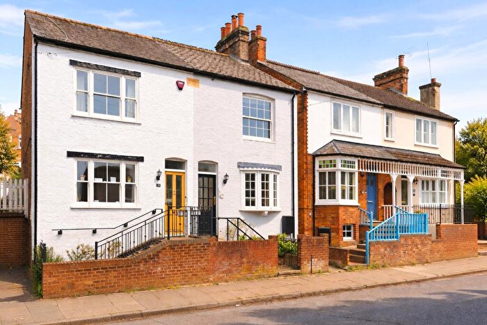 3 Bedroom Semi Detached House For Sale In Cannon Street, St. Albans, Hertfordshire, AL3