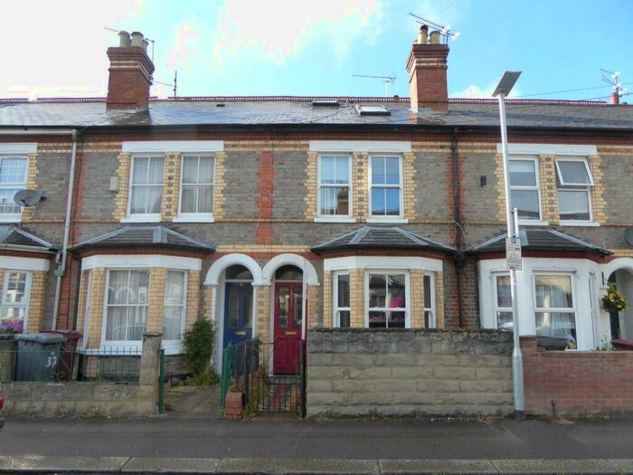 3 Bedroom Terraced House To Rent In Radstock Road, Reading, RG1