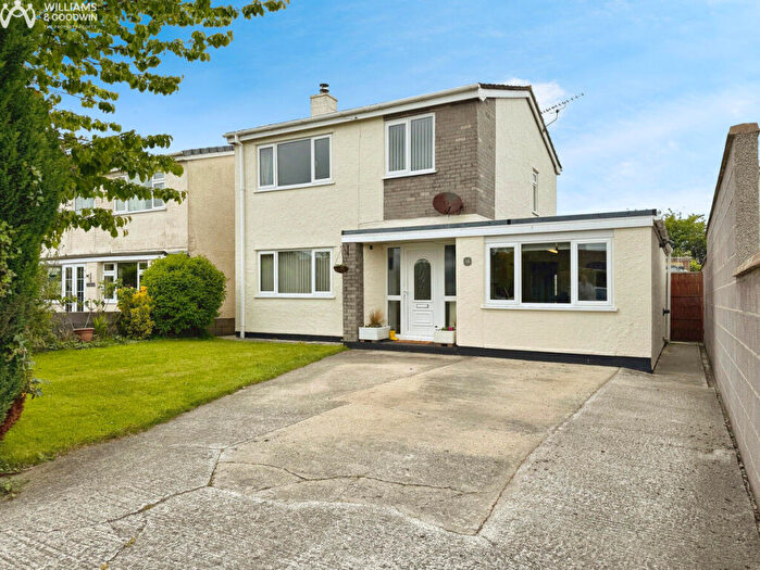 3 Bedroom Detached House For Sale In Roe Buck Estate, Llanfachraeth, Anglesey, LL65