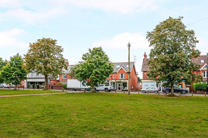 2 Bedroom Flat To Rent In High Street, High Street, GU6
