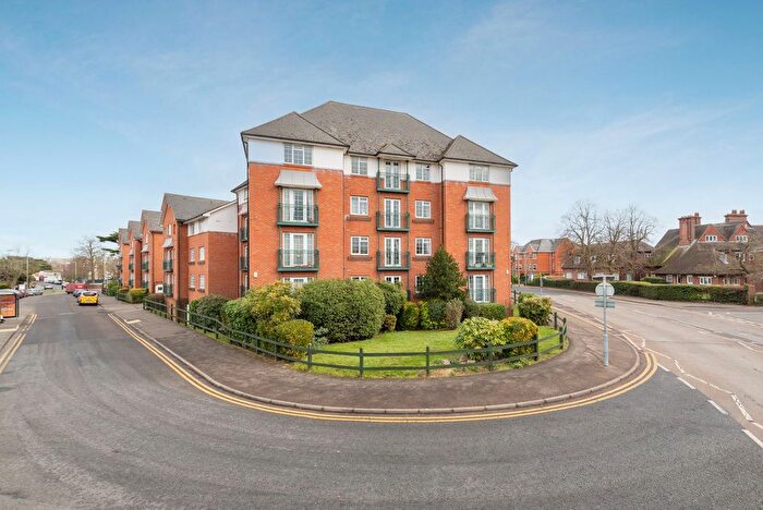 1 Bedroom Flat To Rent In Knights Place, Windsor, SL4