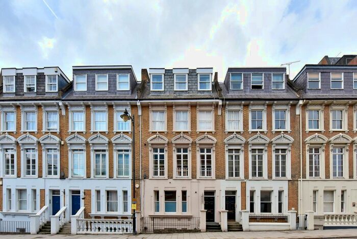 2 Bedroom Flat To Rent In Sheet Street, Windsor, Berkshire, SL4