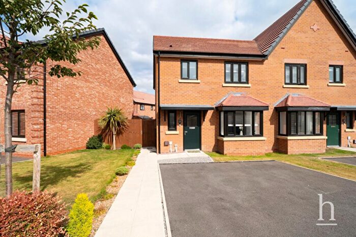 3 Bedroom Semi Detached House For Sale In Hempstead Way, Wirral, CH46