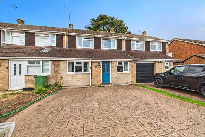3 Bedroom Terraced House For Sale In Roundhead Road, Theale, Reading, RG7