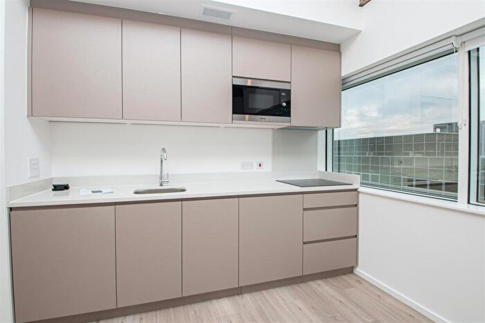 1 Bedroom Apartment To Rent In Two Weeks Free Rent On Second Month - Station House, Central Milton Keynes, MK9