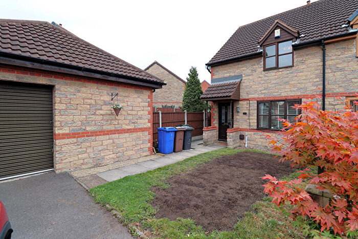 3 Bedroom Semi-Detached House For Sale In Thornwell Grove, Cudworth Barnsley, S72