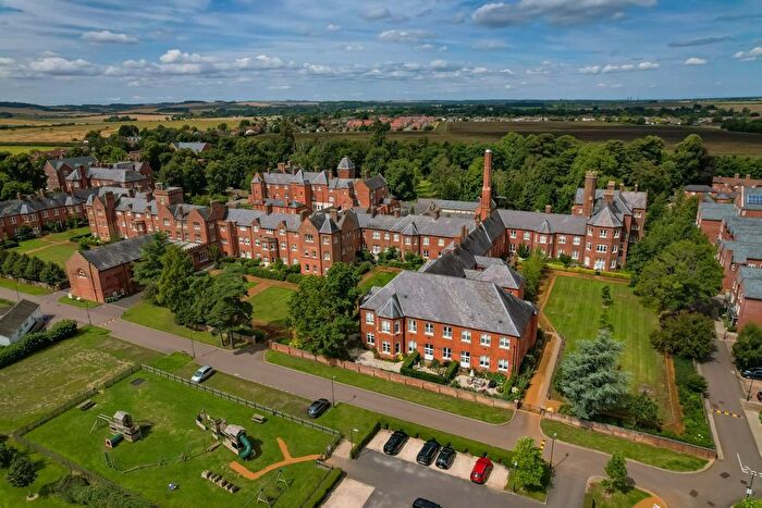 2 Bedroom Flat For Sale In Hermitage Court, Cholsey, OX10