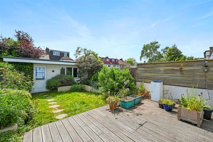 3 Bedroom End Of Terrace House For Sale In Court Way, Acton, London, W3