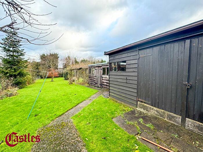 2 Bedroom Bungalow For Sale In Honey Lane, Waltham Abbey, EN9
